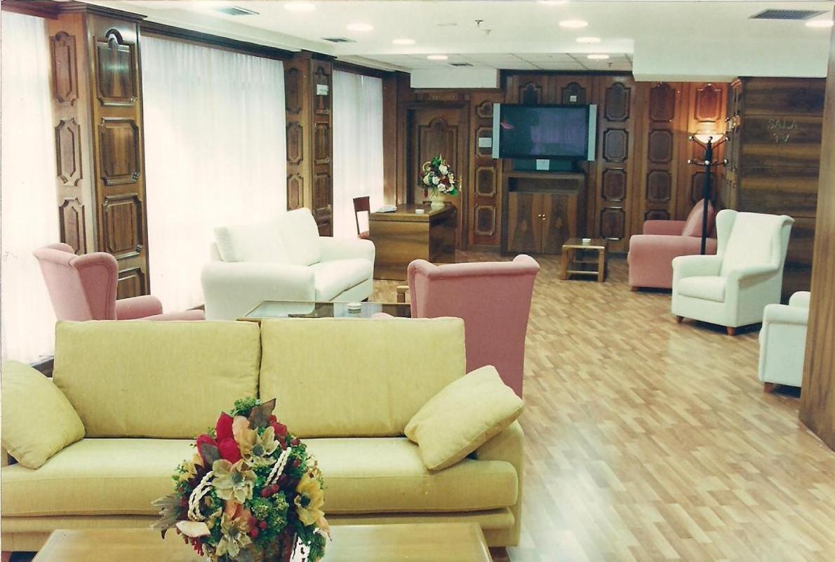 אורנסה Hotel Princess מראה חיצוני תמונה