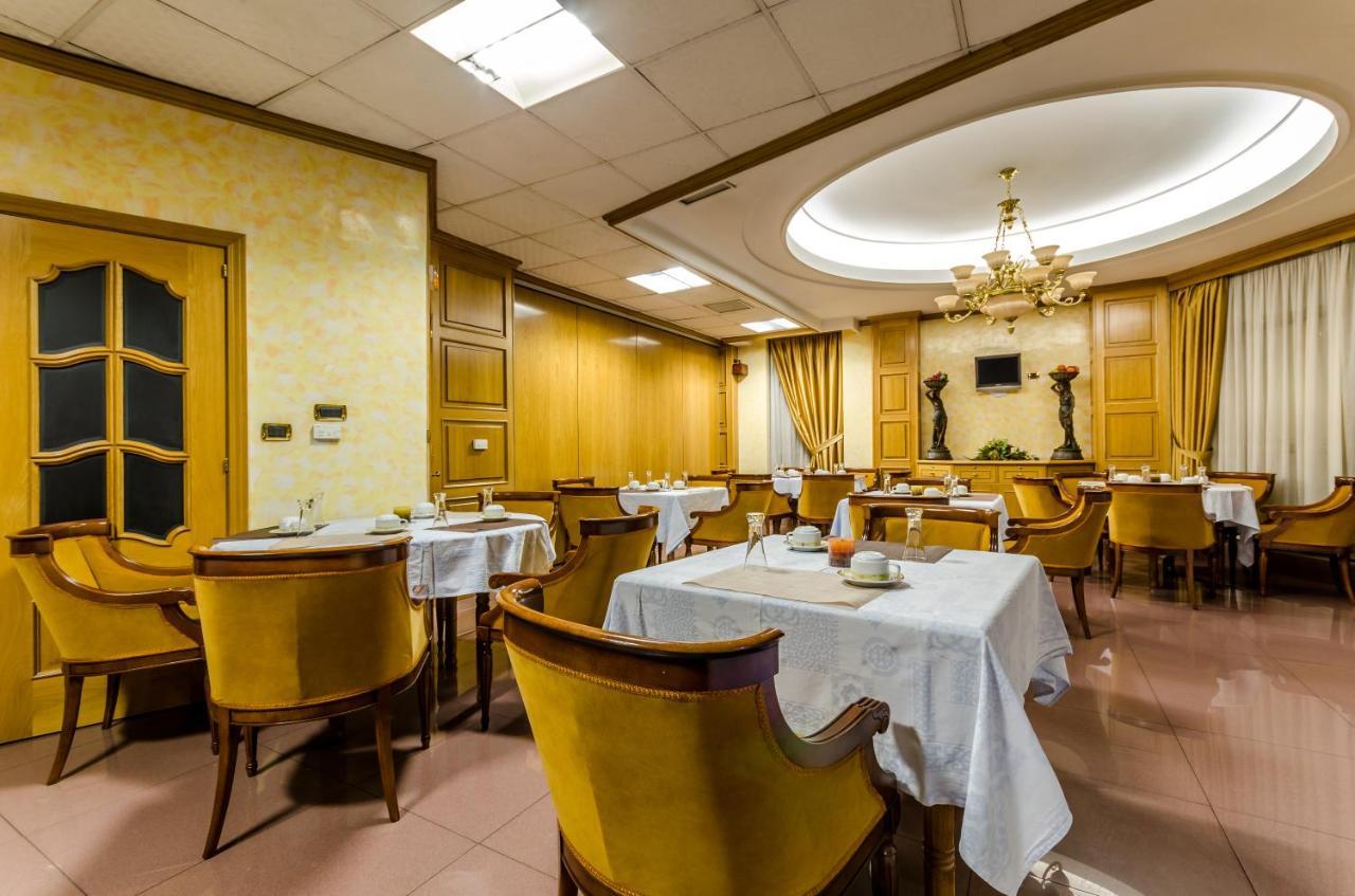 אורנסה Hotel Princess מראה חיצוני תמונה