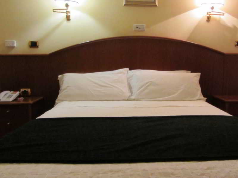אורנסה Hotel Princess מראה חיצוני תמונה