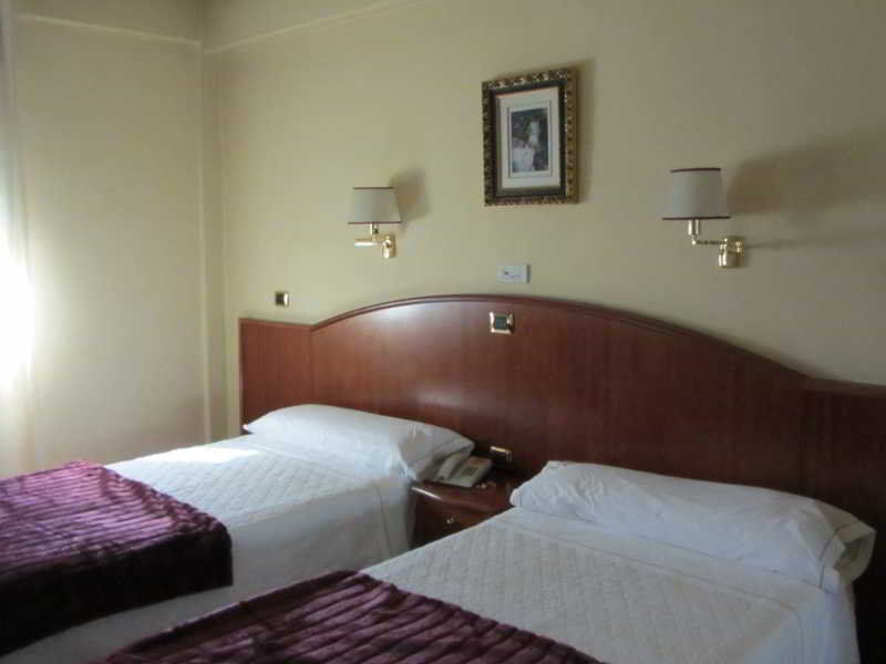 אורנסה Hotel Princess מראה חיצוני תמונה